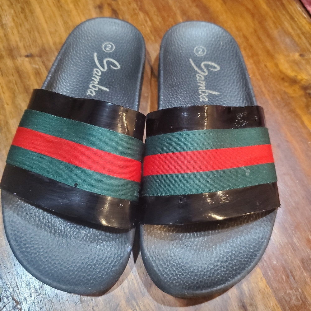 Red and green slides, kids size 2